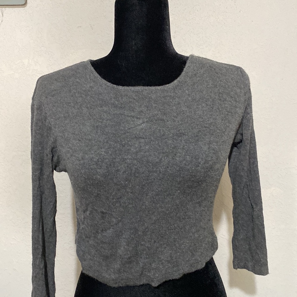 Brandy Melville Long Sleeve Crop Top - Picture 2 of 5